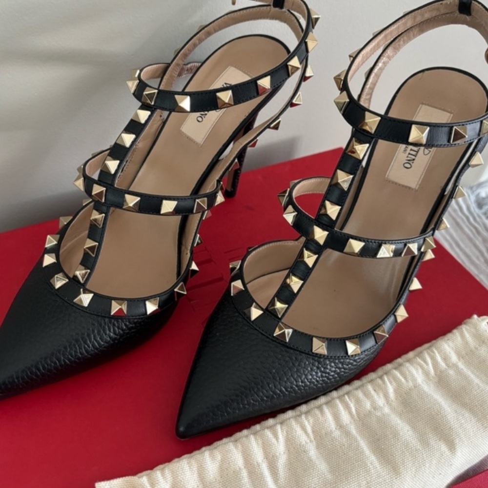 Valentino Garavani Black Heels with Gold Accents - Picture 3 of 6